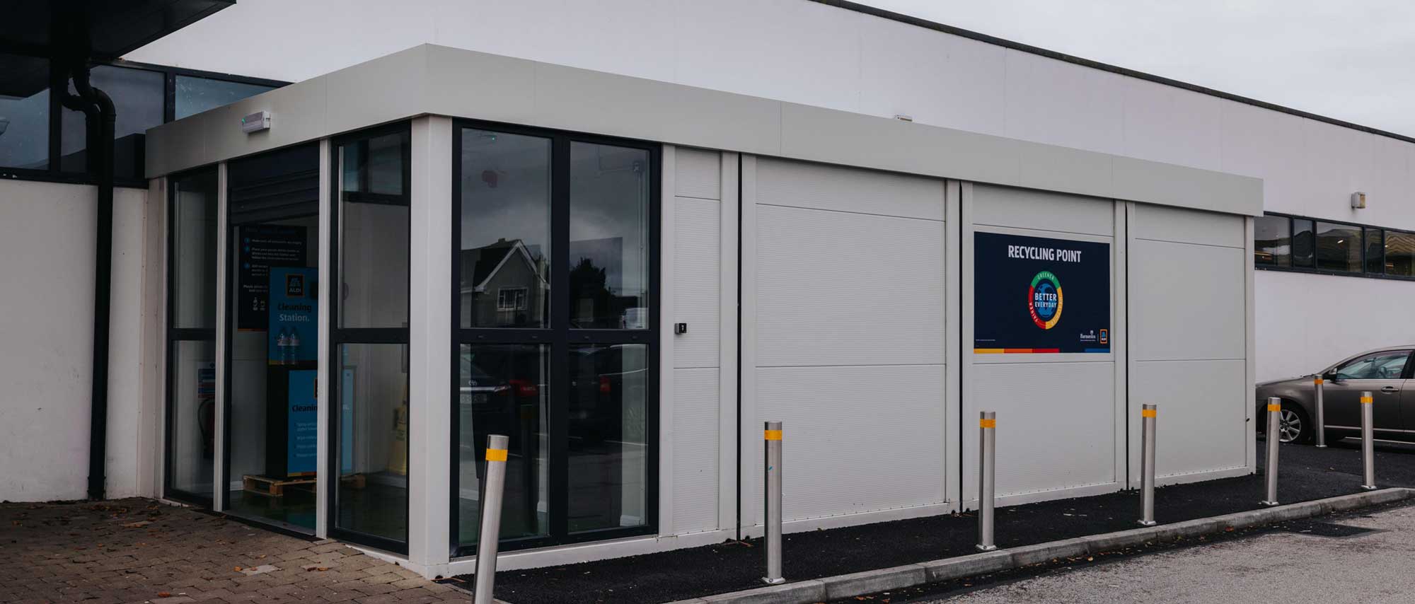 Aldi, Mallow — aldi outside modular building view