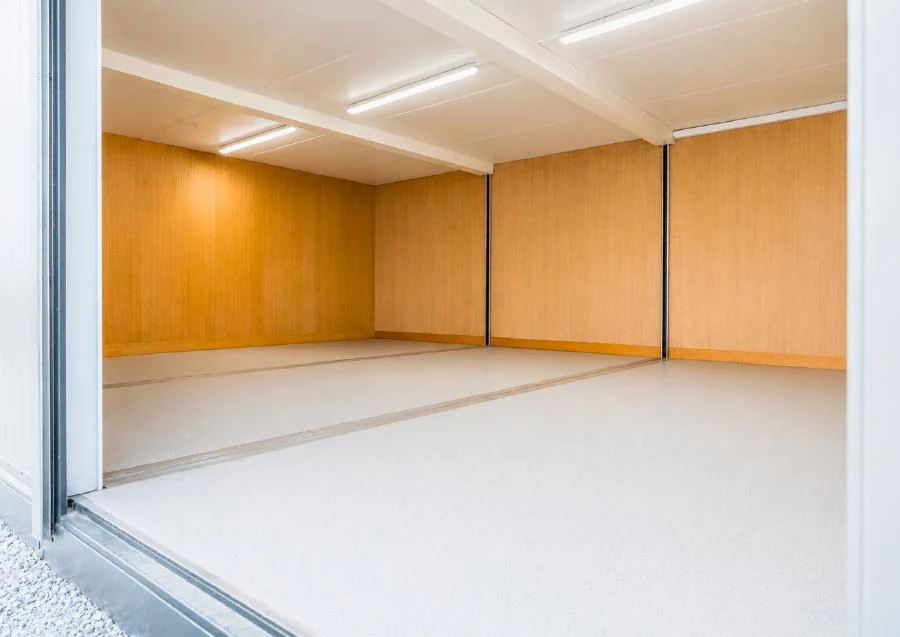 Commercial storage interior with a wide opening